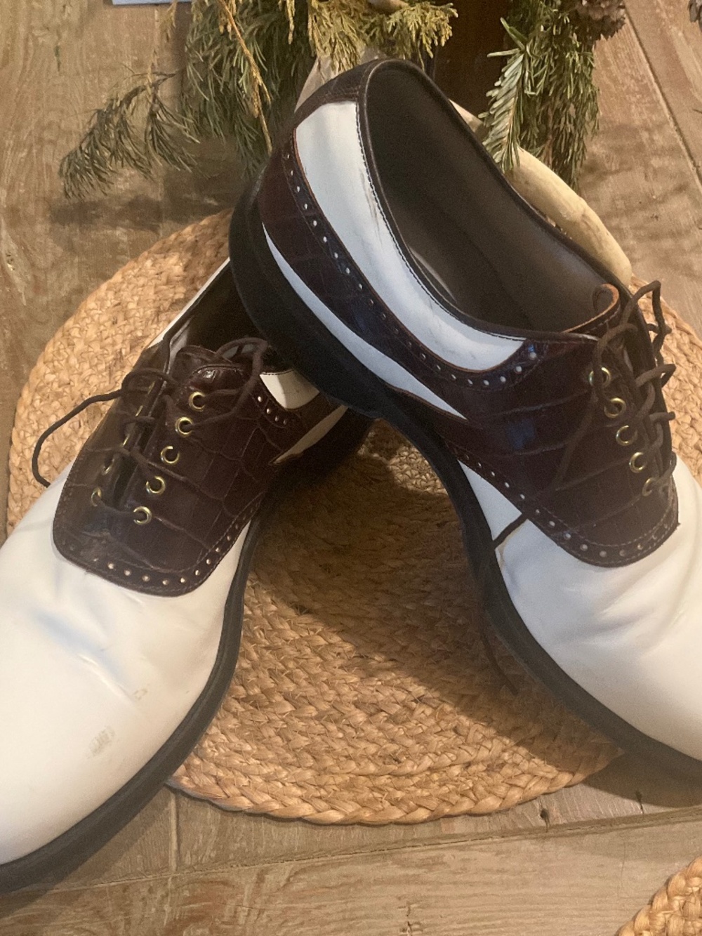 New FootJoy Classic Tour Tour Mens 13 M White Brown Gator Spike Golf Shoes NWOB
